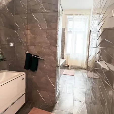 Apartment Flamingo Rezidencia Eger