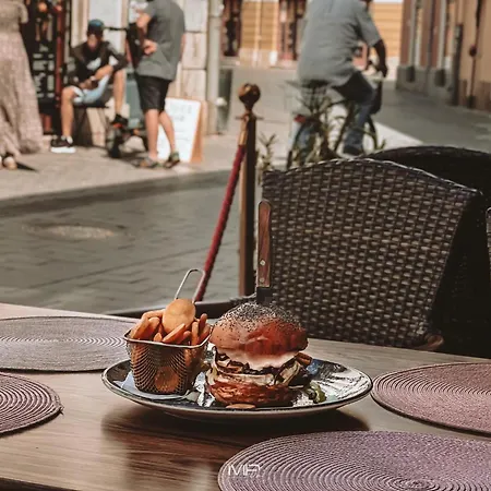 Apartament Flamingo Rezidencia *